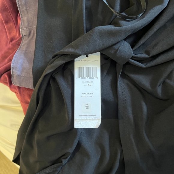 BCBGeneration Black Slinky Knot Front Top, XS, NWT - Picture 6 of 6